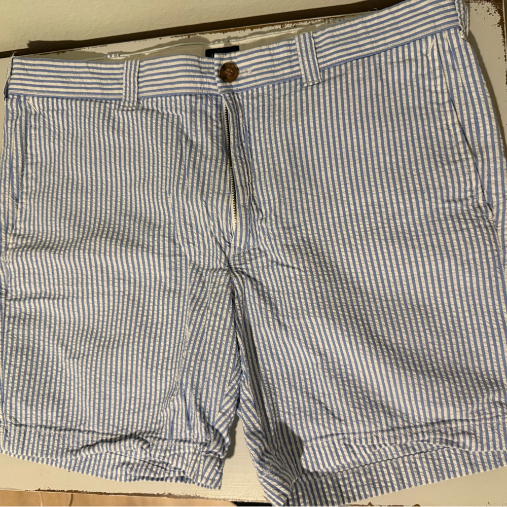 J crew size 33 with 7 inch inseam men’s shorts